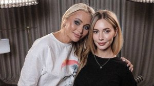 Подарок от Даны Борисовой пластика для дочери на 18 летие!