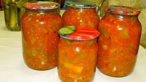 Какие же они вкусные. Этот салат из баклажанов делаю и "сейчас поесть" и на зиму несколько порций.