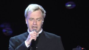"Гори, звезда моя, не падай" Сергей Есенин, исполняет Алексей Гоман и "Маленький оркестр"