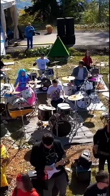 Sochi, 12.10.19, a legendary song played by over 150 musicians! #rocknmob #bohemianrhapsody #queen смотреть онлайн