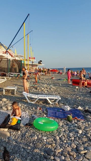 Пляж в Лоо Вечером смотреть онлайн