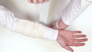 СКОТЧ АРМИРОВАННЫЙ "ГЕО МЕД" (Повязка адгезивная для фиксации) по ТУ 21.20.24-010-48619789-2024.