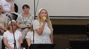 Любовь жила в прекраснейшем дворце,  стих  17.08.2025