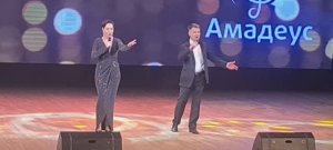 Заздравная из оп. Джузеппе  Верди "Травиата" Исполняют Евгения Доброванова и Вячеслав Пащенко.