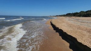 Азовское море. Пляж в Пересыпи, медуз нет.