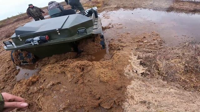 Вездеход Хома Прототип по Топкому болоту с загрузкой 5 человек
