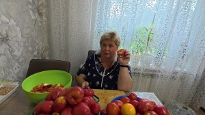 Вкусная заготовка на зиму из мясистых помидор огурчики в томатном соке.