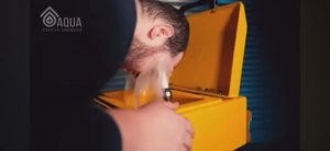 Фонтан для промывания глаз в защитном корпусе