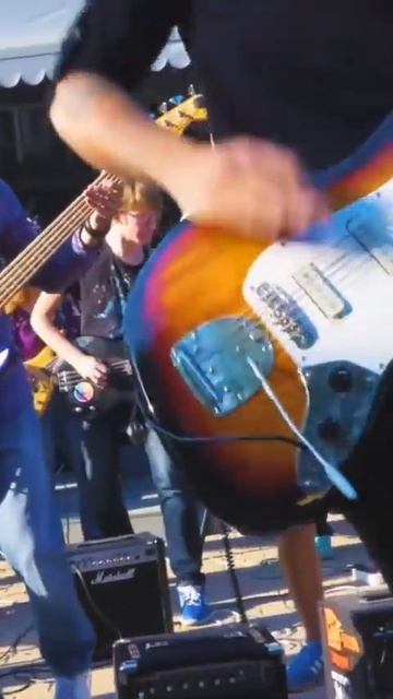 Video for the song "The Pretender" by FOO FIGHTERS performed during #rocknmob #rock #foofighters смотреть онлайн