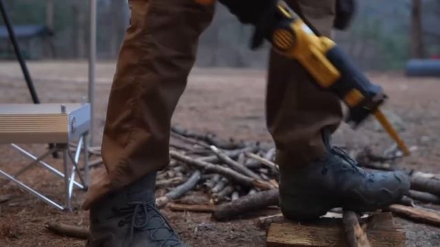 Палатка в лесу путешествие и кемпинг на автомобиле смотреть онлайн