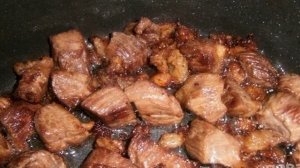 Жареное мясо с картошкой в мультиварке