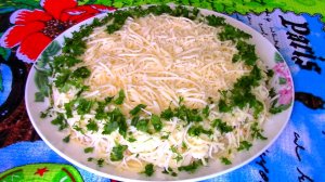 Салат из яблок.