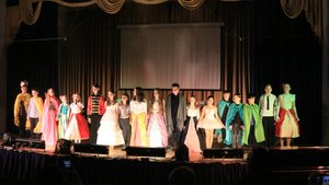 Театральная весна  - спектакль "Золушка"  5"Б"