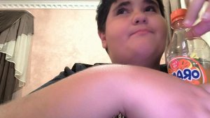 пробую фанту от чижика извините что видоса в Субботу не было видоса