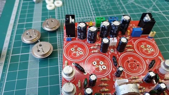 Усилитель для наушников на германиевых транзисторах П605 / ГТ402. смотреть онлайн