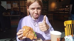 Очень вкусный круассан с рыбкой 🥐