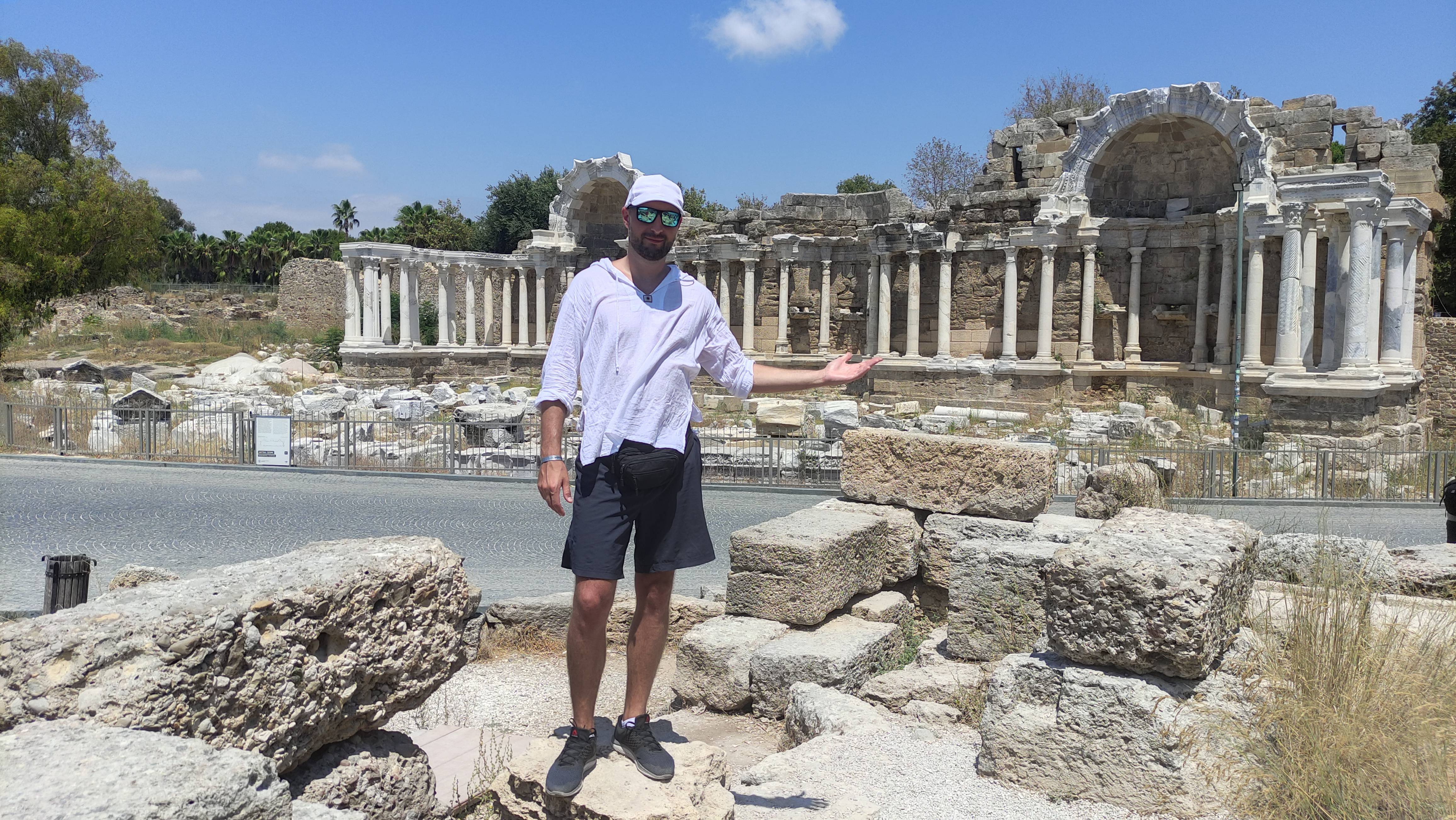 АМФИТЕАТР В СИДЕ - АНТИЧНЫЙ ГОРОД