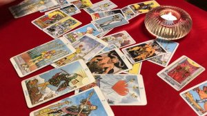Интересно ли загаданному мужчине, что происходит в вашей жизни? Гадание Таро