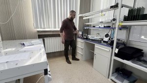 Мебель для рабочих мест Москвичка. Обзор серий Лужники и Верстак. Рабочие столы, столы монтажника
