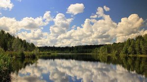 Плывут по небу облака... автор и исполнитель А. Михайлов