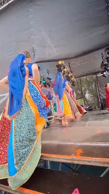 Студия индийского танца «Натараджа» успешно выступила на фестивале «День Индии» в Москве смотреть онлайн