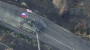 Вездеход ГТ-СМ ВС РФ с флагами России и США замечен в боевых действиях