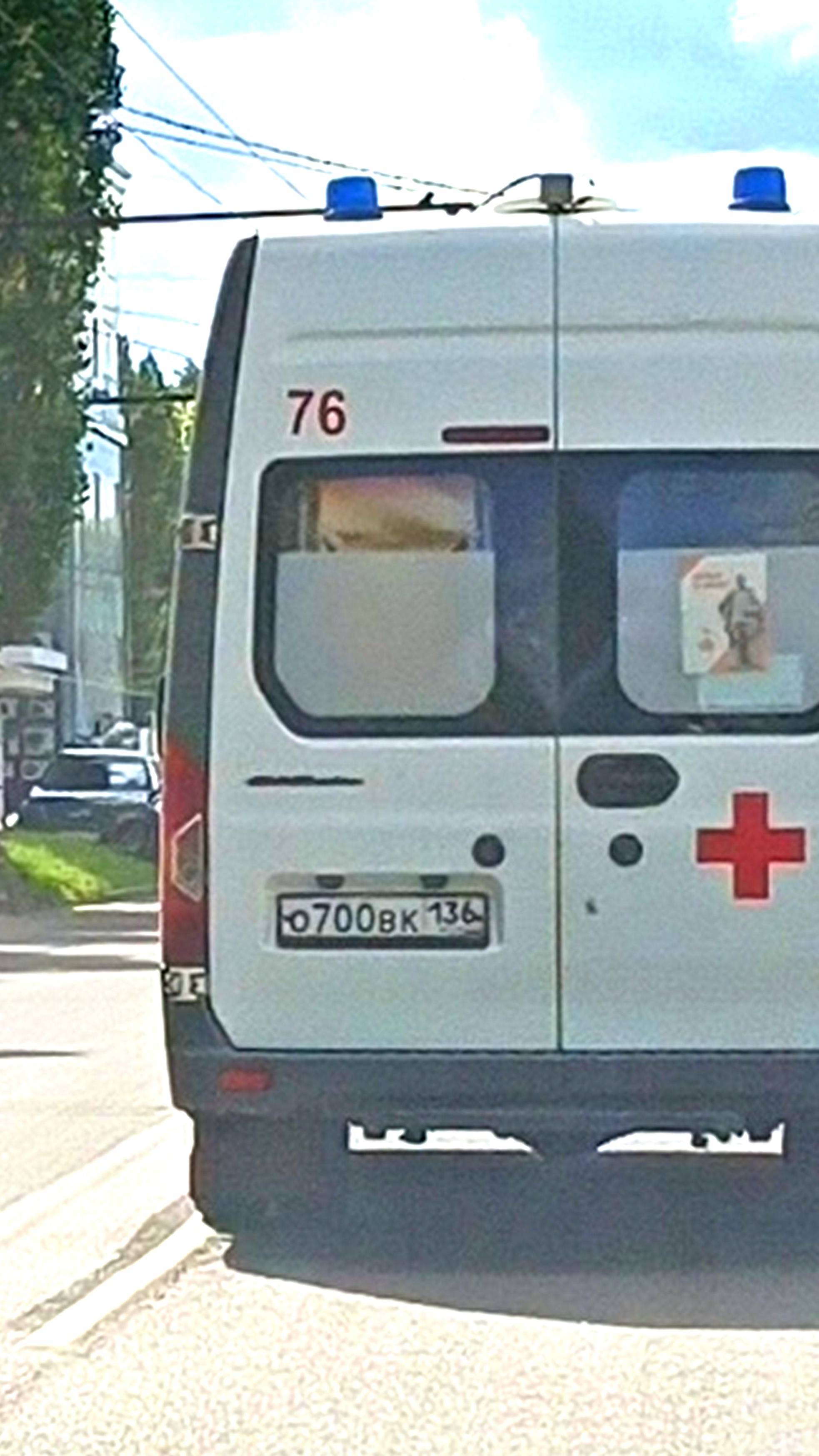 Скорая помощь провоцирует нарушить пдд... смотреть онлайн