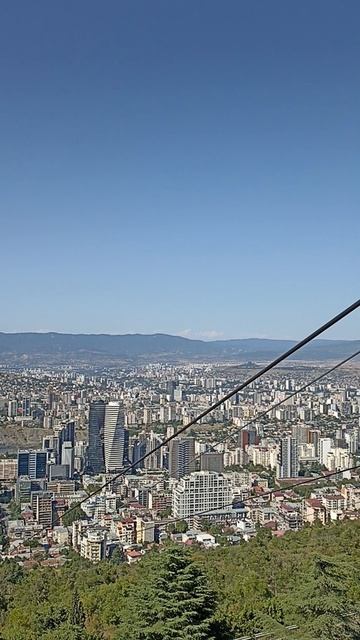 Вид на стадион Месхи и Тбилиси 19.08.2025