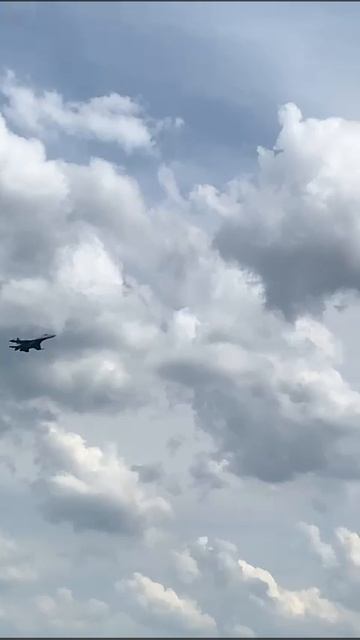 Су-27 пара на встречных курсах смотреть онлайн