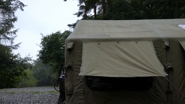 Палатка надувная путешествие и туризм на автомобиле ночевка в лесу с приготовлением еды смотреть онлайн