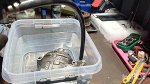 Замена сальника компрессора,  замена подшипника шкива компрессора, опрессовка компрессора.