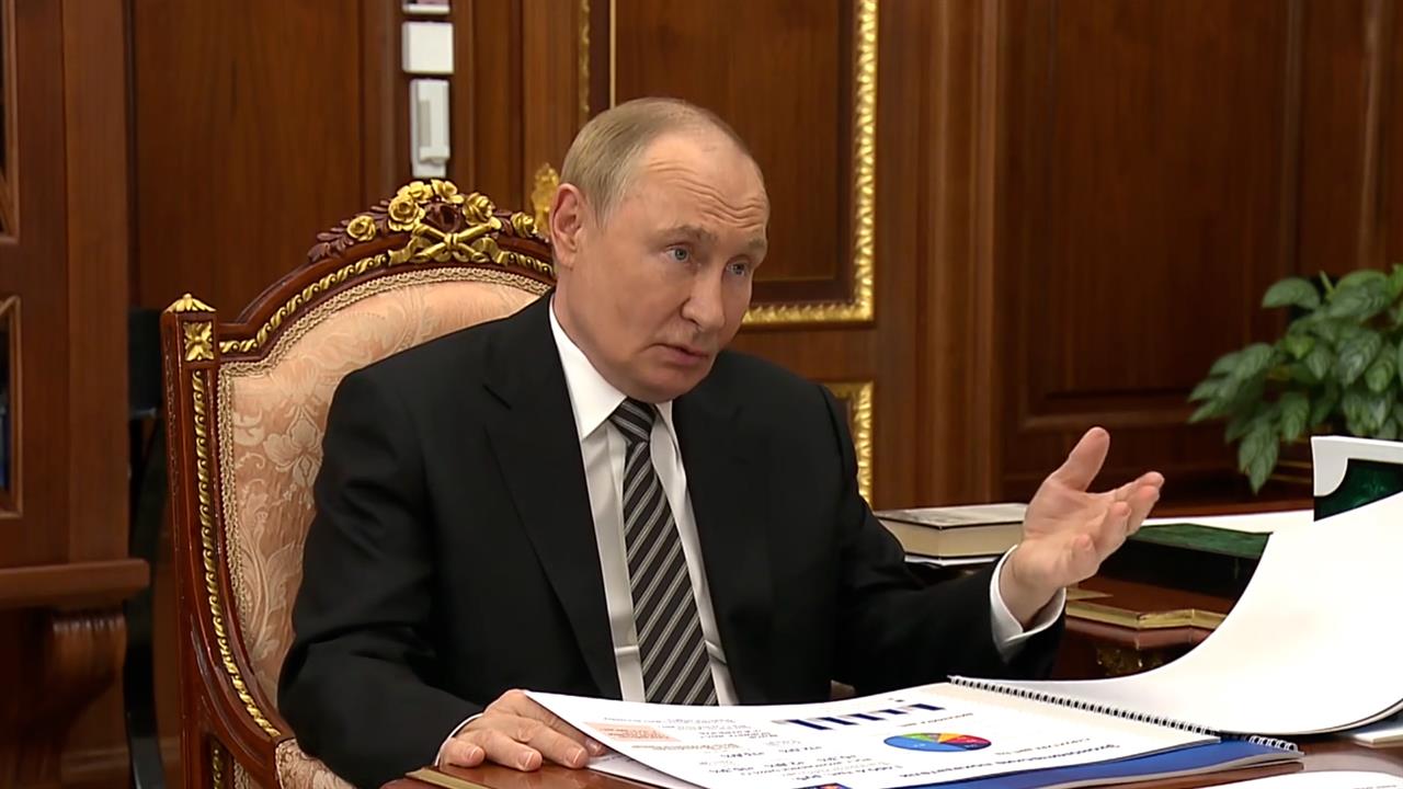 "Маслица-то не подвезли, нет?" - Путин принял в Кремле врио главы Коми