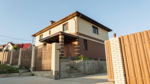 Дом Саянская 10. Сдам в аренду на длительный срок Иркутск идельный дом