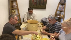 Яблочки отца Константина