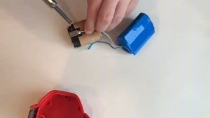 Как заменить аккумулятор для электроинструмента Makita BL1830B