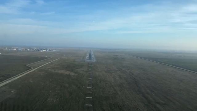 Снижение по глиссаде и посадка пассажирского самолета смотреть онлайн