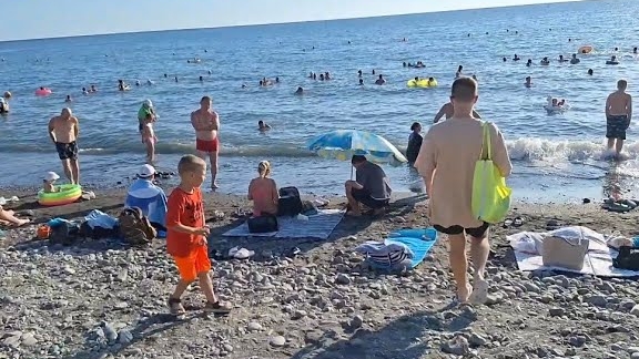 Адлер 15.08.2025г/Добрались/Вода и погода 👍/Поужинали в столовой Патисон смотреть онлайн