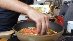 Импозантный мужчина снова приготовил НЕЧТО НЕРЕАЛЬНОЕ