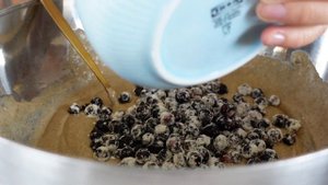 Как приготовить Веганский пирог с черной смородиной. Справится даже ребёнок