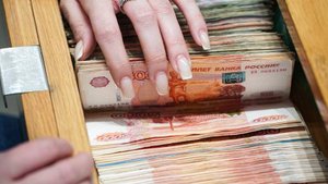 Оклад отдельных категорий бюджетников повысят осенью 2025 года
