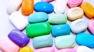 АСМР ШУРШАНИЕ. РАСКЛАДЫВАЮ ЯРКОЕ МЫЛО , ШУРШУ УПАКОВКОЙ!