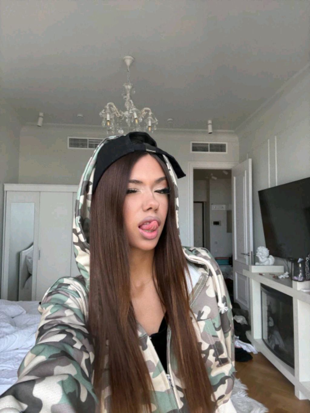 лол смотреть онлайн