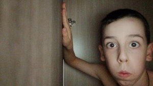 Нас ОПЯТЬ Заперли в ШКАФУ!