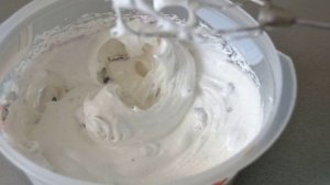 Безе с черносливом