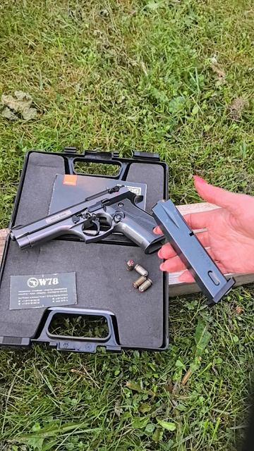 Сигнальный пистолет Beretta B-92s Kurs кал. 5,5, 10 ТК. Продается свободно с 18 лет. смотреть онлайн