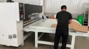 Слоттер для производства гофротары, модель SASM. Просекательно-рилевочный станок с цепной подачей.