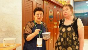 Как помогает пчелиный яд при эндокринных сбоях и глазных проблемах?