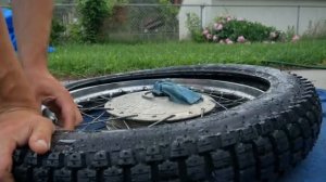 Fixing Up A 1971 Honda CL450-Видео от SimonFordman