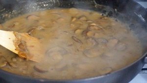 Грибы, запеченные с макаронами
