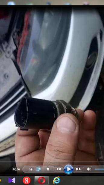 Не включается вентилятор охлаждения основного радиатора Фольксваген Поло с двс CFNA. смотреть онлайн